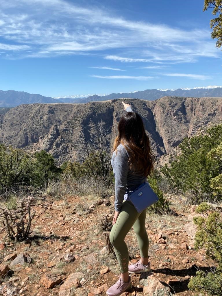 Keli Cavaleri Hiking